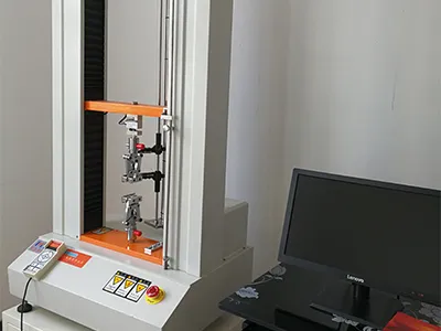 Zugprüfmaschine
